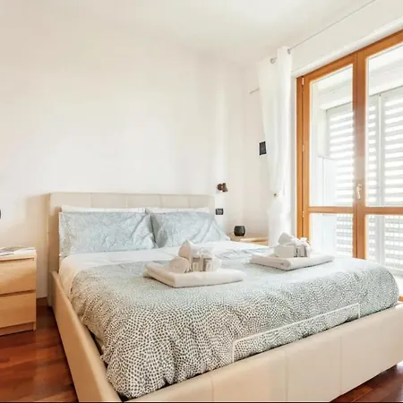 Appartement Lussuoso Attico Con Garage Gratis Vicino Al Duomo E Allo Ieo *