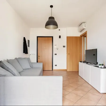 Lussuoso Attico Con Garage Gratis Vicino Al Duomo E Allo Ieo Milan