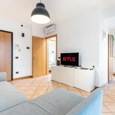 Apartment Luminoso Attico Con Garage Gratis Vicino Al Duomo E Allo Ieo *